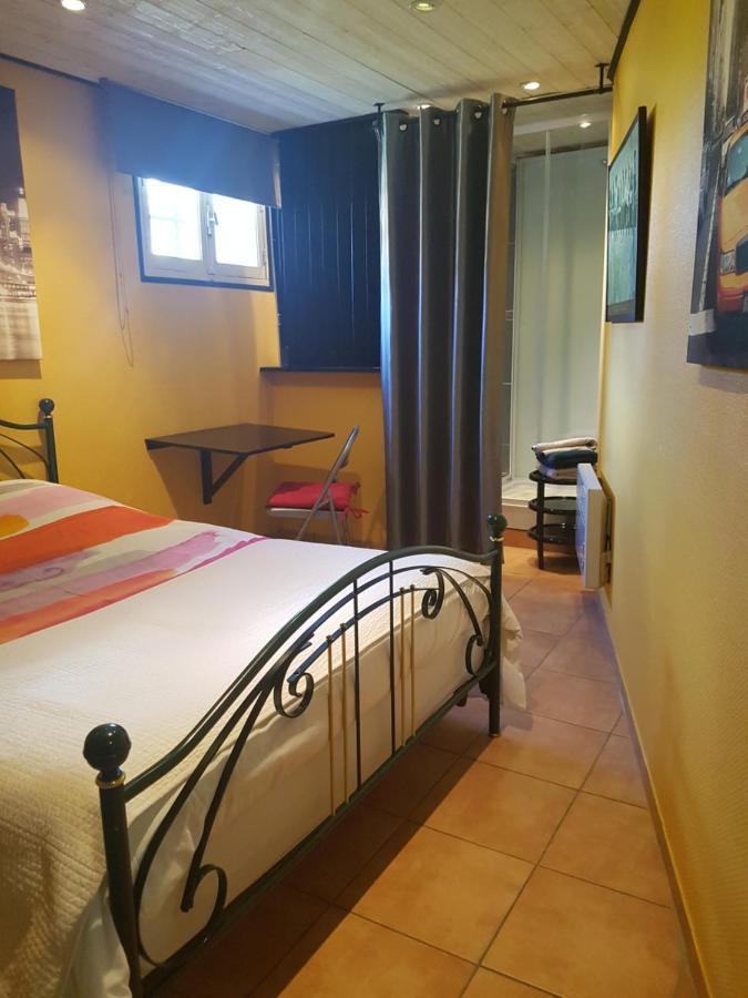 Chambre D'Hotes Le Cypres Bleu Roussillon  Exteriér fotografie
