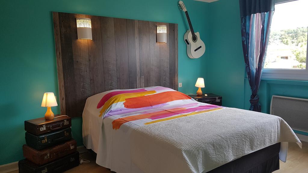Chambre D'Hotes Le Cypres Bleu Roussillon  Exteriér fotografie