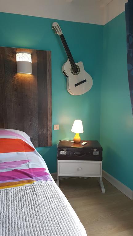 Chambre D'Hotes Le Cypres Bleu Roussillon  Exteriér fotografie